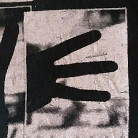 Delia's Love Tee Tshirt Sign Language Hand Finger - Picture 5 of 6